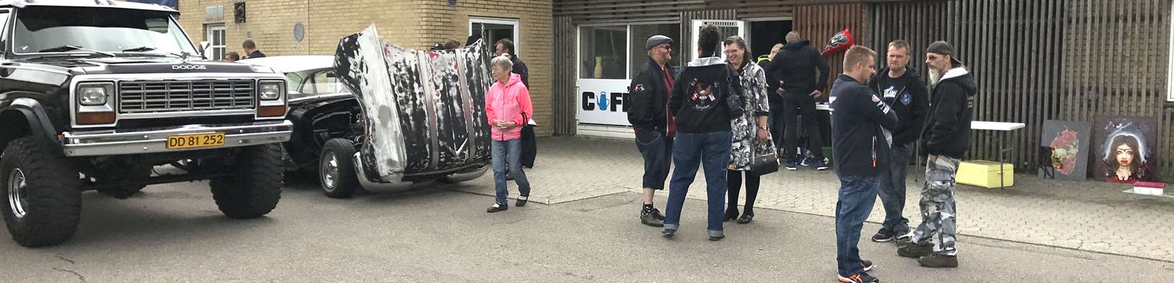 Cars & Coffee hos Cafe K