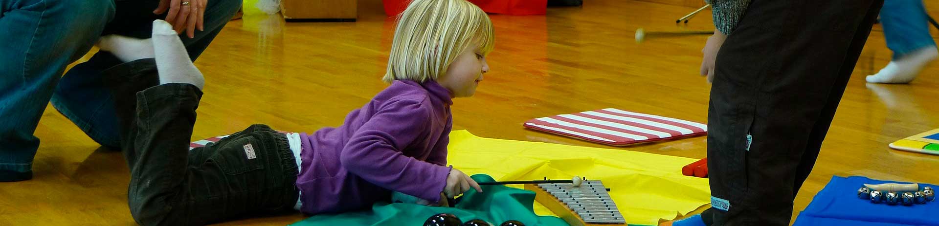 Dianalund Kirker holder musikalsk legestue for de mindste