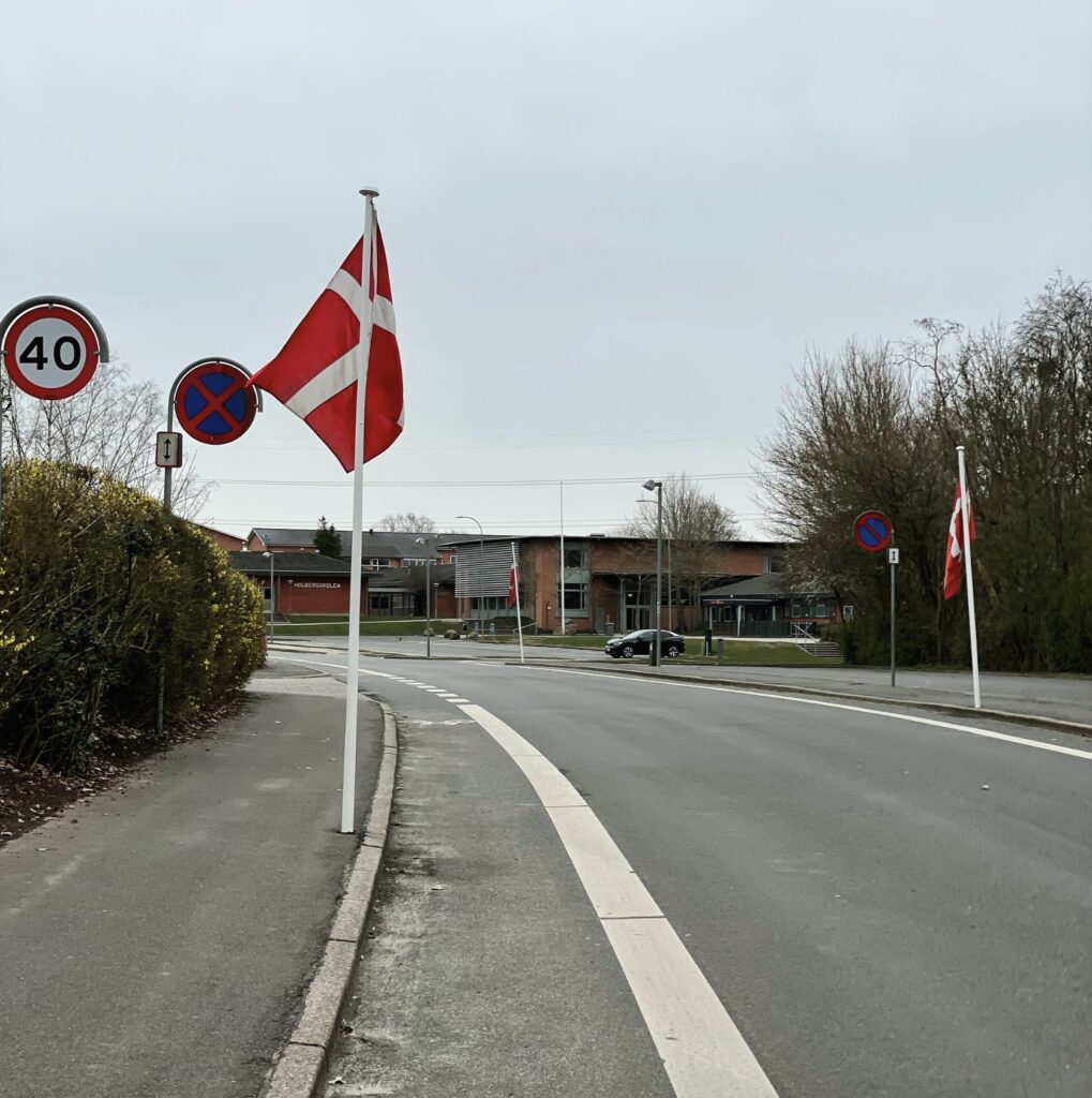 Flagelleen når hele Dianalund rundt også op til Holbergskolen